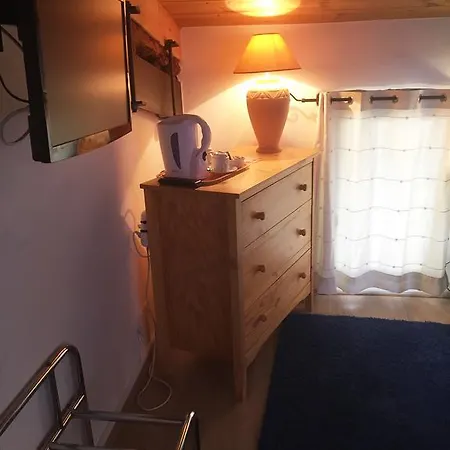 Couette-café D'hôtes Tilours 3*