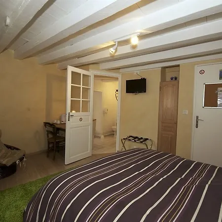 Couette-café D'hôtes Tilours 3*