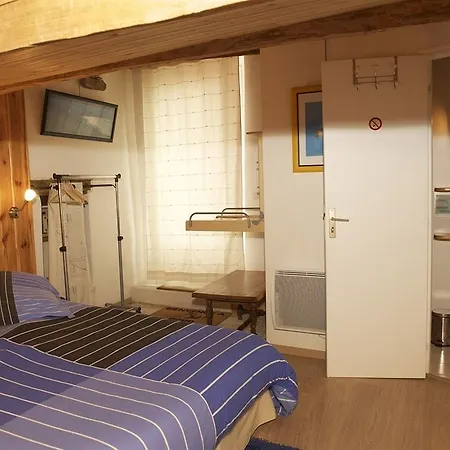 D'hotes Tilours ベッド・アンド・ブレックファスト 3*