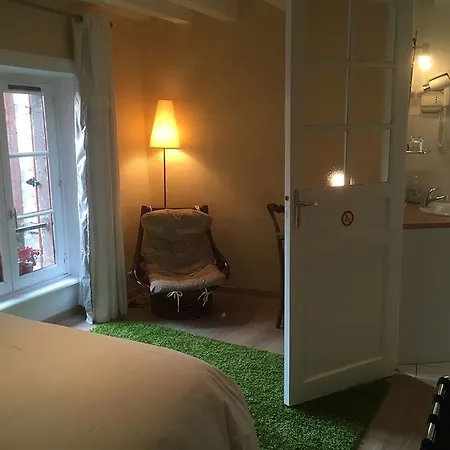 Couette-café D'hôtes Tilours 3*
